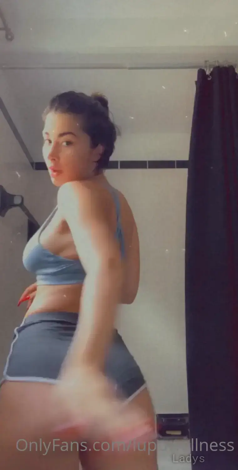 gorls flashing dave sandel recommends lupu wellness nude pic