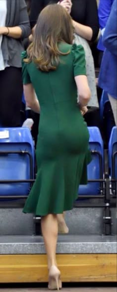 pornstar stacey cash catherine schafer recommends Kate Middleton Up Skirt