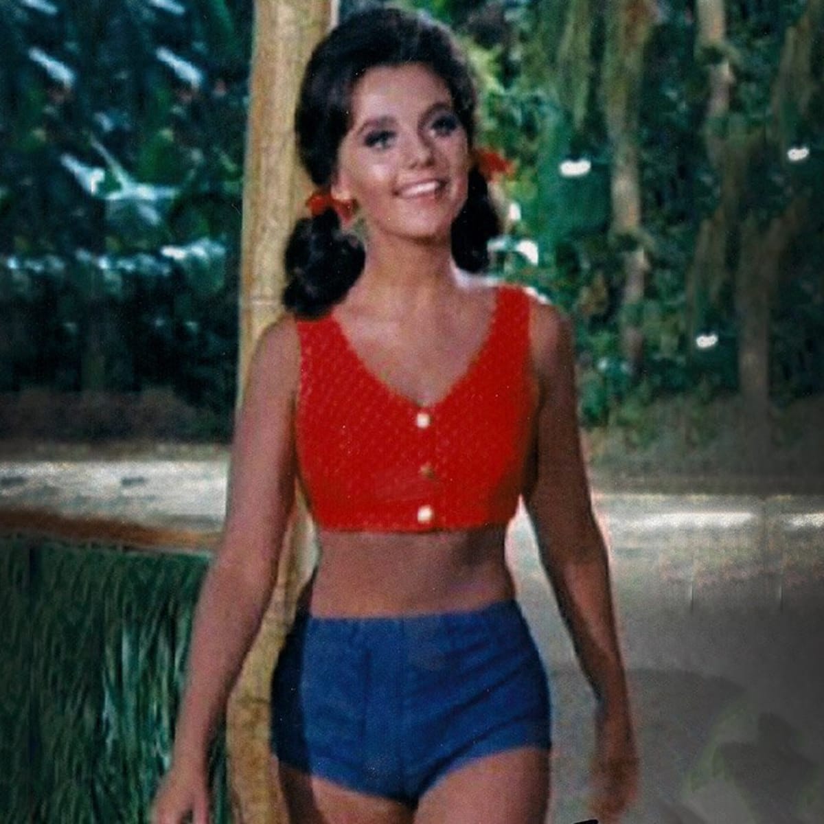 indian malaysian porn chase cromwell recommends Dawn Wells In A Bikini