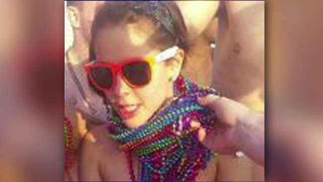 spring break nude chicks - lesbians sucking on toes sarah stiles naked