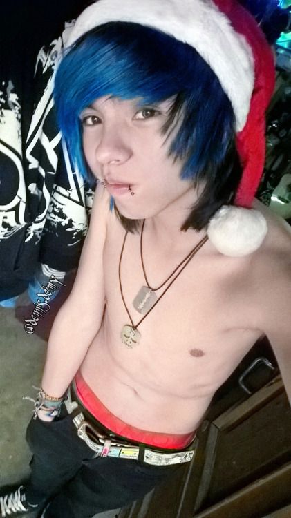 emo guy shirtless - casana lei jennifer white black