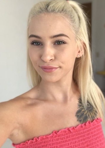 female muscle lesbian porn Best of Kiara cole casting