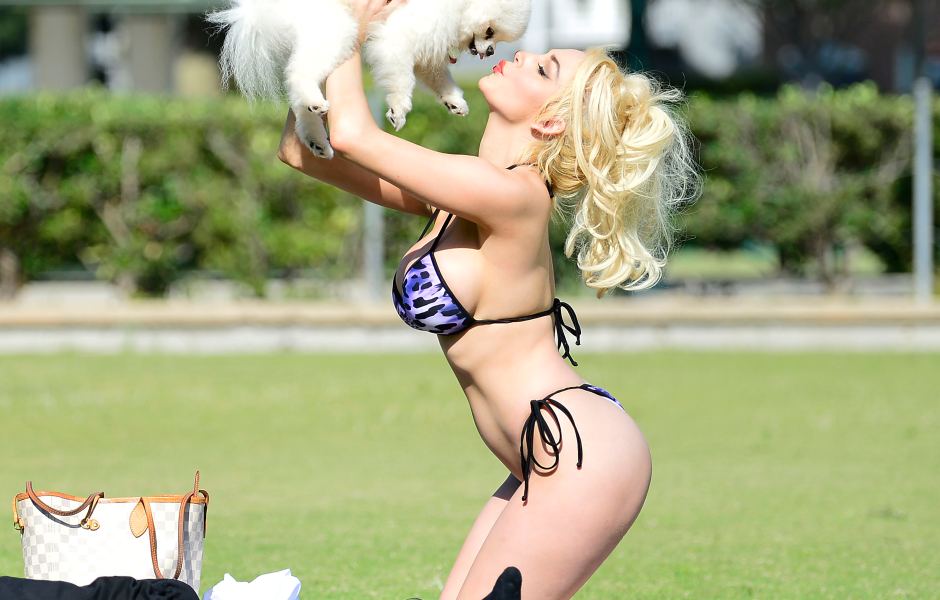 Best of old mature pussies annabella costa share courtney stodden naked photos