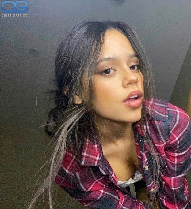 jenna ortega nude sex - nude chicks on boats logan reese porn