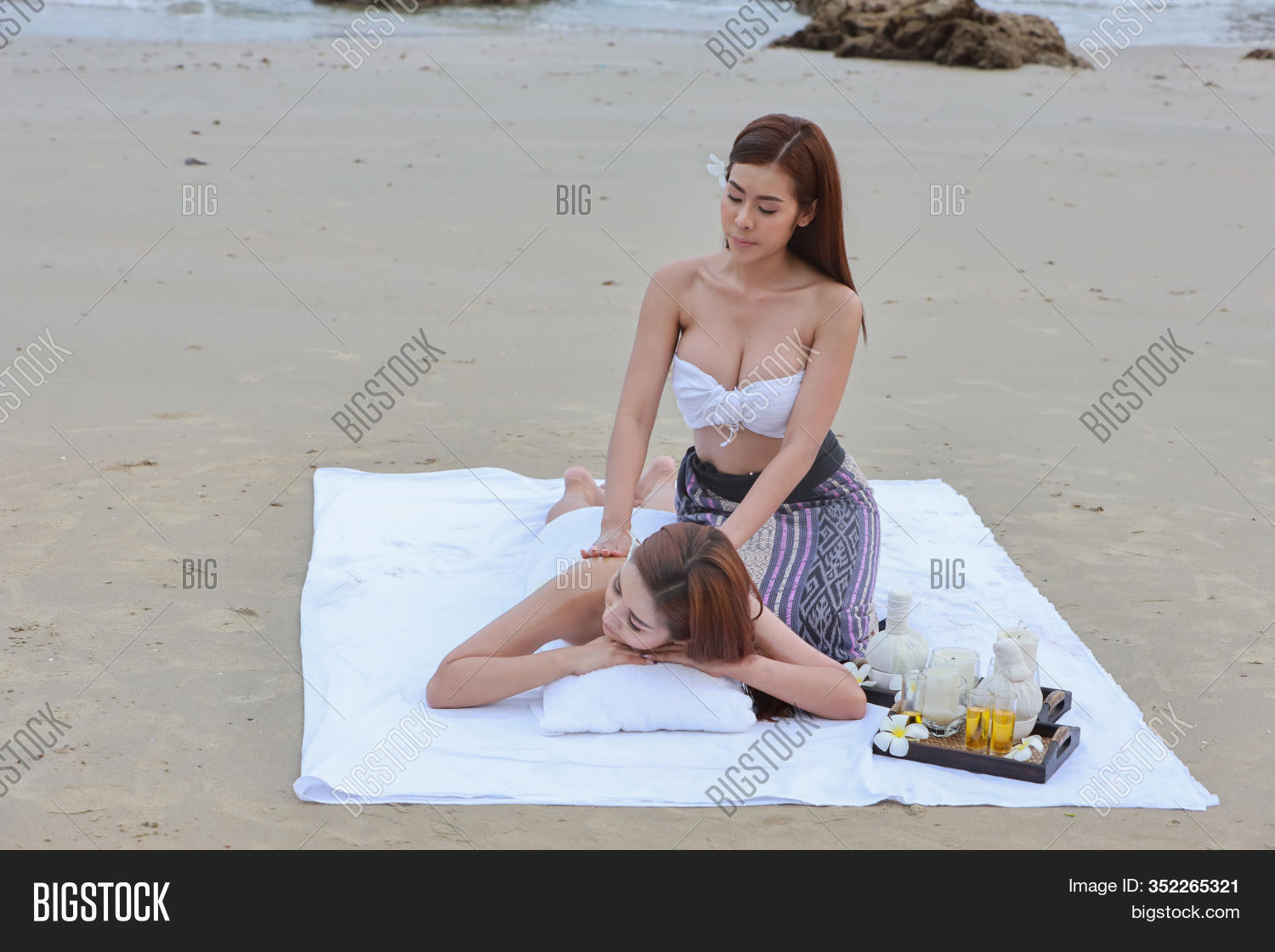 laura desiree nude briana barr recommends Sexy Asian Oil Massage